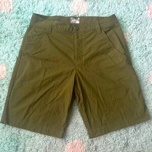 Under Armour 32 Army Olive Green Men Hiking Outdoor Camping Cargo Shorts Pockets